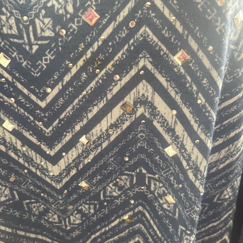 Blue with print look like a two piece has metal pieces size 4x - Picture 5 of 5